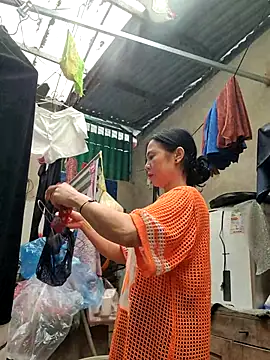 Tinease online show from 10/25/25, 03:25