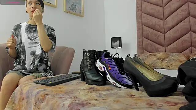 Lady Godss online show from 12/19/24, 03:07