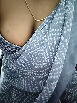 Snapshot of tamil_subha69 chatting on 08/01/26, 04:23 tamil subha69 online show from 08/01/26, 04:23