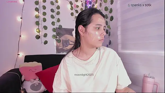 moonliiiight1 online show from 09/18/25, 09:06