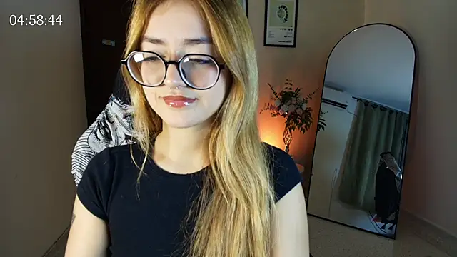 SweetJennaa online show from 06/18/26, 01:50