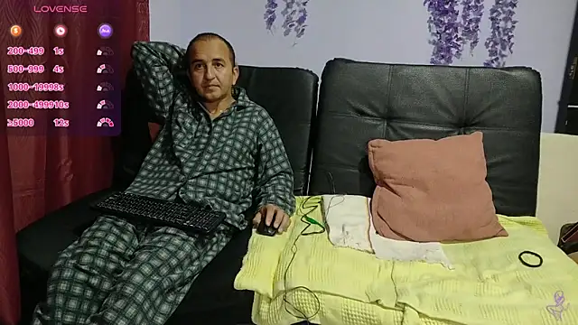 yazfore2 online show from 11/15/25, 12:19