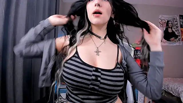 Viv Player online show from 03/19/25, 04:25