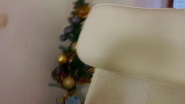 MiaRouge online show from 12/18/24, 06:21