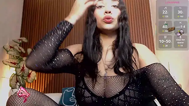 Snapshot of venuz_lee chatting on 11/13/25, 01:21 venuz lee online show from 11/13/25, 01:21