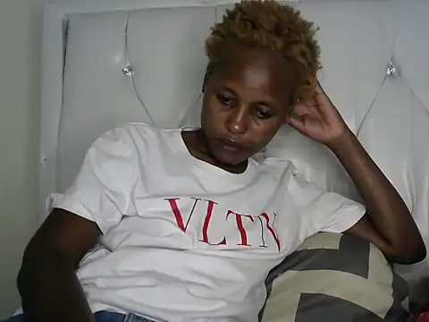 Snapshot of Candykitten chatting on 02/03/25, 04:20 Candykitten online show from 02/03/25, 04:20