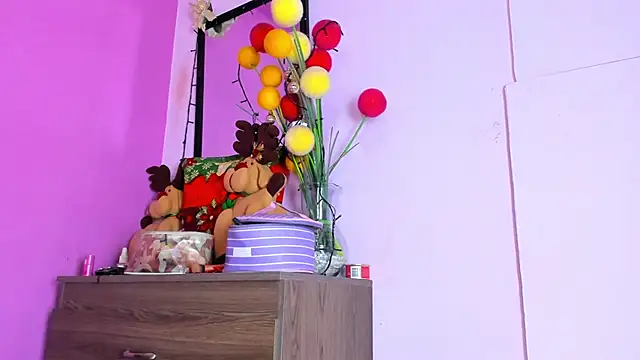 jade brunnette online show from 12/24/24, 07:00