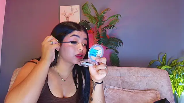 Snapshot of jade_brunnette chatting on 05/27/26, 08:17 jade brunnette online show from 05/27/26, 08:17