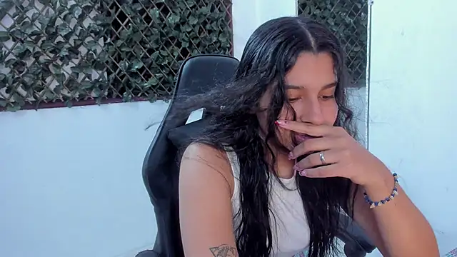 Megan Whitte online show from 02/03/25, 03:09