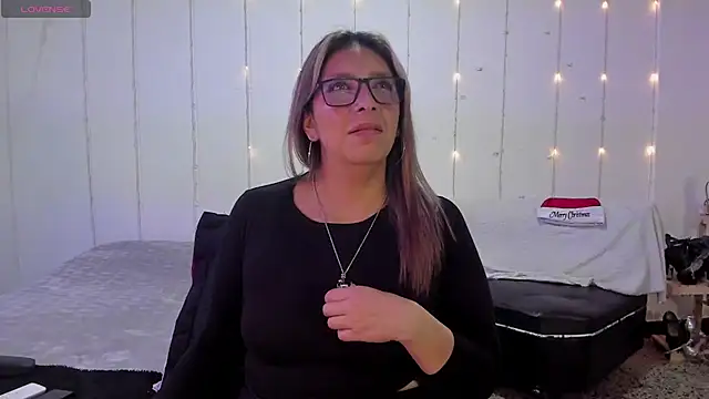 MichelleManson online show from 12/28/24, 03:15