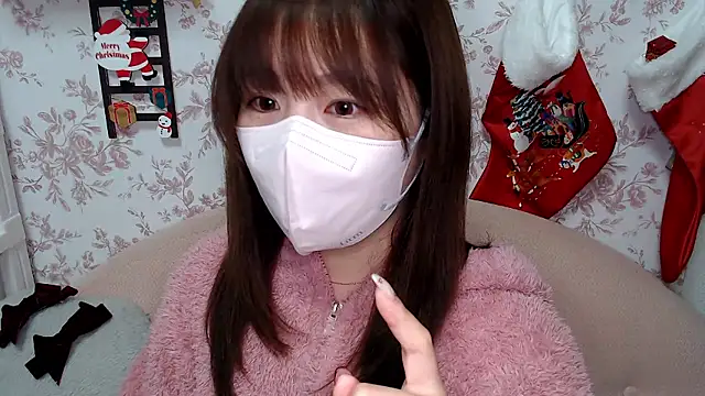 mei hosina online show from 12/22/25, 03:42