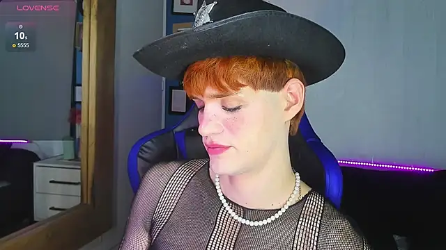 Snapshot of VladHellsing4 chatting on 09/19/25, 02:51 VladHellsing4 online show from 09/19/25, 02:51