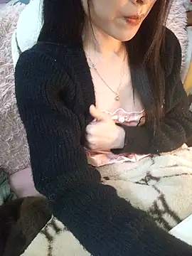 Snapshot of Lovely_kute chatting on 01/06/26, 04:11 Lovely kute online show from 01/06/26, 04:11