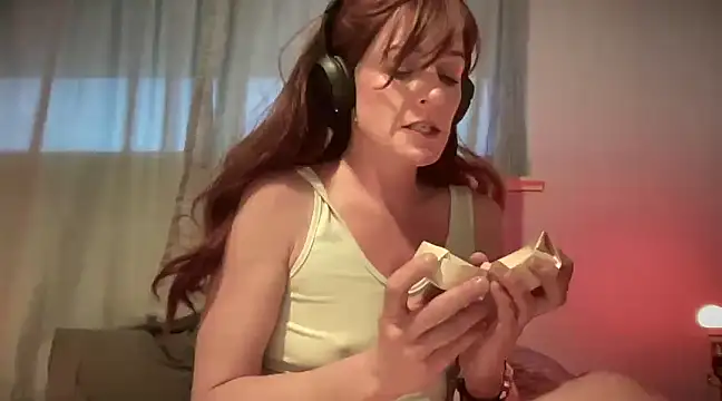 Snapshot of maythegr8ness chatting on 12/12/24, 12:16 maythegr8ness online show from 12/12/24, 12:16