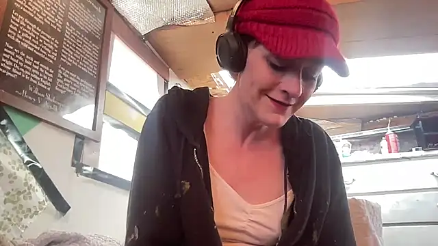 Snapshot of maythegr8ness chatting on 02/17/25, 12:10 maythegr8ness online show from 02/17/25, 12:10