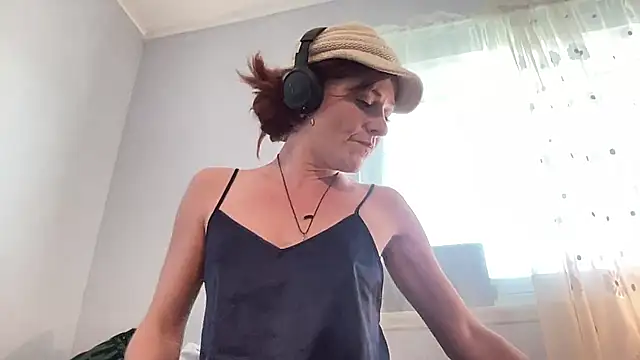 Snapshot of maythegr8ness chatting on 03/08/25, 10:13 maythegr8ness online show from 03/08/25, 10:13