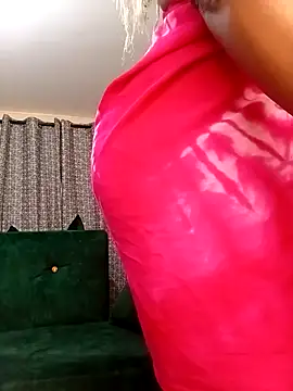 Snapshot of fatassmessey chatting on 10/10/25, 06:23 fatassmessey online show from 10/10/25, 06:23