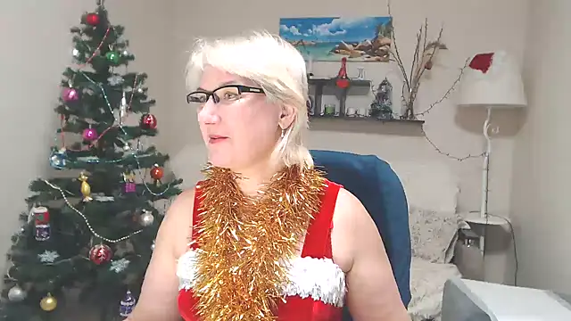 Snapshot of FleurMays chatting on 12/26/24, 12:27 FleurMays online show from 12/26/24, 12:27