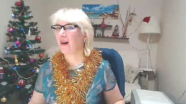Snapshot of FleurMays chatting on 12/29/24, 08:00 FleurMays online show from 12/29/24, 08:00