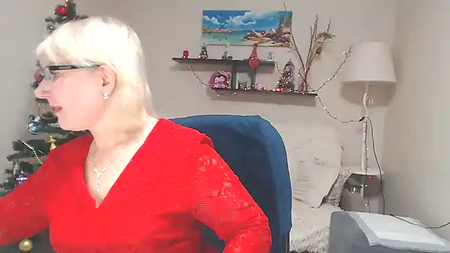Snapshot of FleurMays chatting on 01/03/25, 08:10 FleurMays online show from 01/03/25, 08:10
