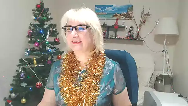 Snapshot of FleurMays chatting on 01/05/25, 04:47 FleurMays online show from 01/05/25, 04:47