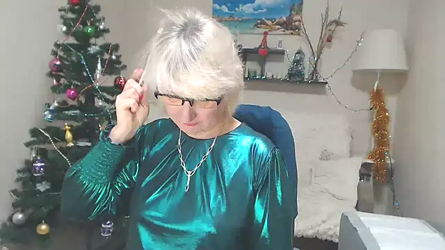Snapshot of FleurMays chatting on 01/08/25, 09:10 FleurMays online show from 01/08/25, 09:10