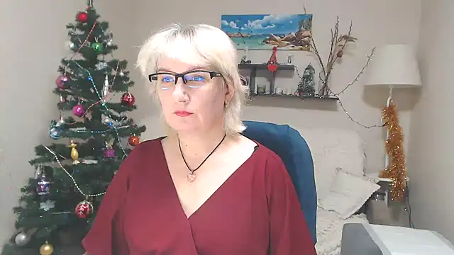 Snapshot of FleurMays chatting on 01/14/25, 05:30 FleurMays online show from 01/14/25, 05:30