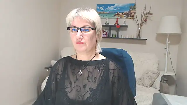 Snapshot of FleurMays chatting on 01/26/25, 04:51 FleurMays online show from 01/26/25, 04:51