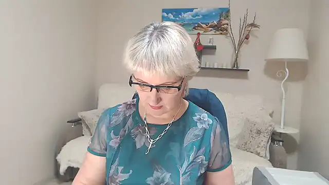 Snapshot of FleurMays chatting on 01/30/25, 12:48 FleurMays online show from 01/30/25, 12:48