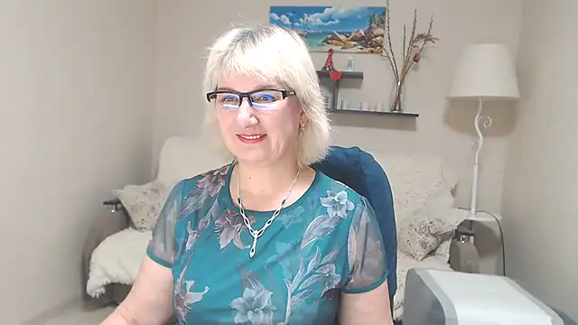 Snapshot of FleurMays chatting on 02/07/25, 01:01 FleurMays online show from 02/07/25, 01:01