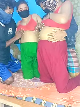 Snapshot of ArishaCouple chatting on 01/11/25, 06:24 ArishaCouple online show from 01/11/25, 06:24