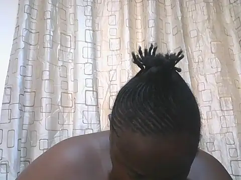 Snapshot of Hotwife8 chatting on 09/23/25, 07:11 Hotwife8 online show from 09/23/25, 07:11