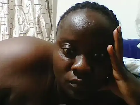 Snapshot of Hotwife8 chatting on 10/19/25, 11:38 Hotwife8 online show from 10/19/25, 11:38