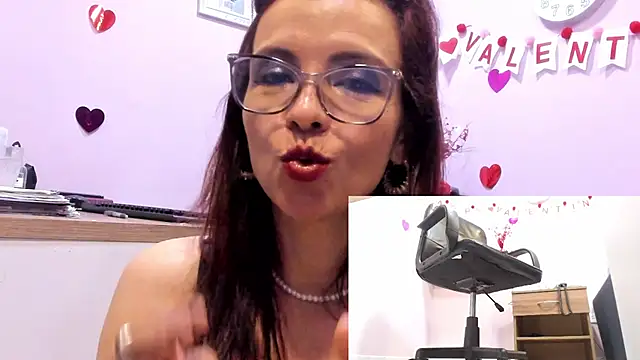 Milenahot 69  online show from 02/05/25, 02:48