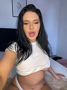 Snapshot of Nefera_De_Nile chatting on 03/04/25, 08:46 Nefera De Nile online show from 03/04/25, 08:46