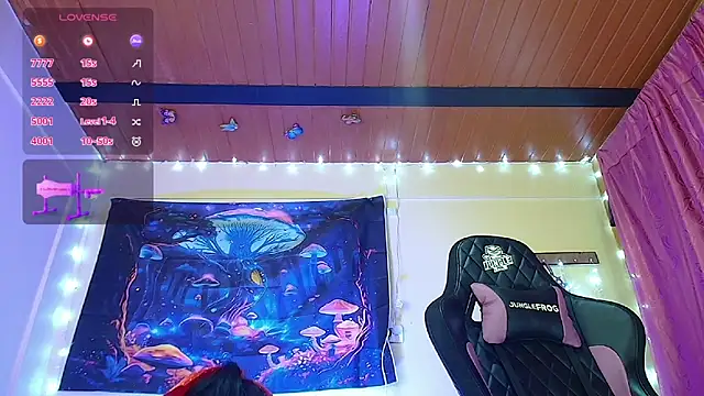 Snapshot of pocahonta89 chatting on 09/29/25, 02:27 pocahonta89 online show from 09/29/25, 02:27