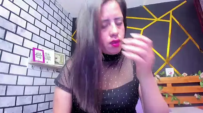 kathina giraldo online show from 12/24/24, 05:02