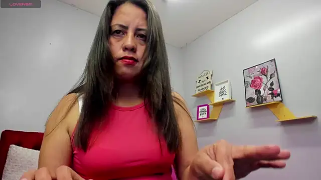 Snapshot of kathina_giraldo chatting on 09/19/25, 01:56 kathina giraldo online show from 09/19/25, 01:56