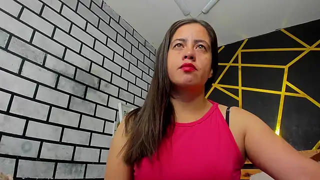 Snapshot of kathina_giraldo chatting on 10/21/25, 12:50 kathina giraldo online show from 10/21/25, 12:50