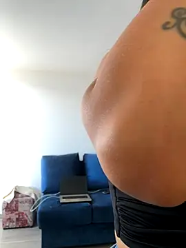 Snapshot of SofiaG_ chatting on 11/06/25, 07:37 SofiaG online show from 11/06/25, 07:37