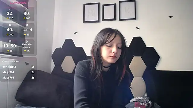 Maki Zein online show from 12/10/24, 04:17