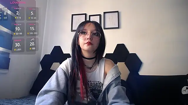 Maki Zein online show from 12/31/24, 02:36