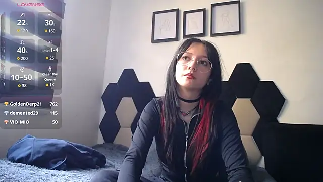 Maki Zein online show from 01/08/25, 04:11
