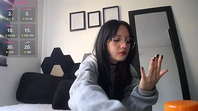 Maki Zein online show from 01/17/25, 02:28