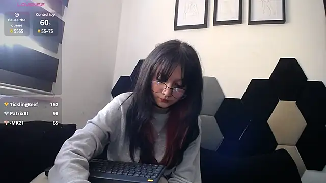 Maki Zein online show from 02/17/25, 04:15