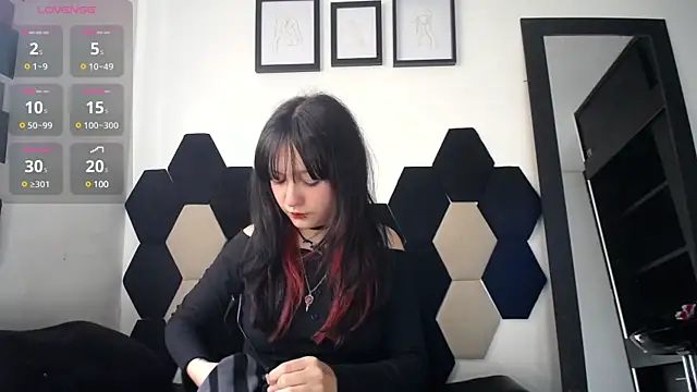 Maki Zein online show from 02/19/25, 01:17