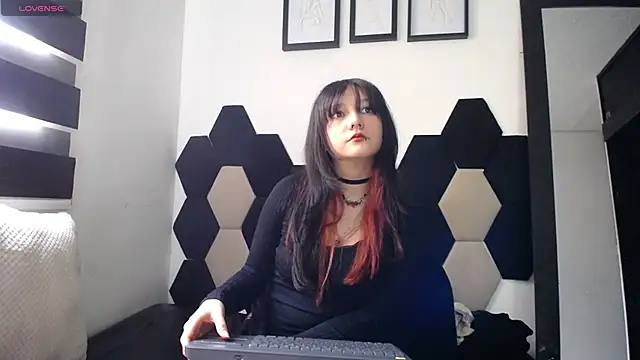 Maki Zein online show from 02/21/25, 07:21