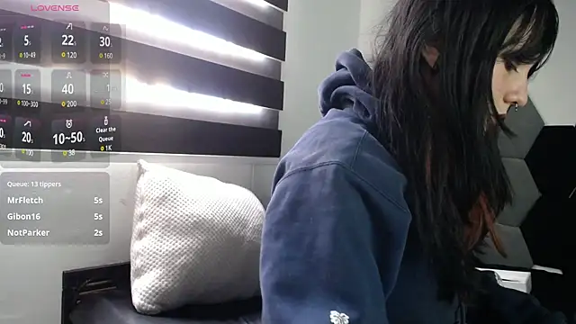 Maki Zein online show from 03/11/25, 07:58