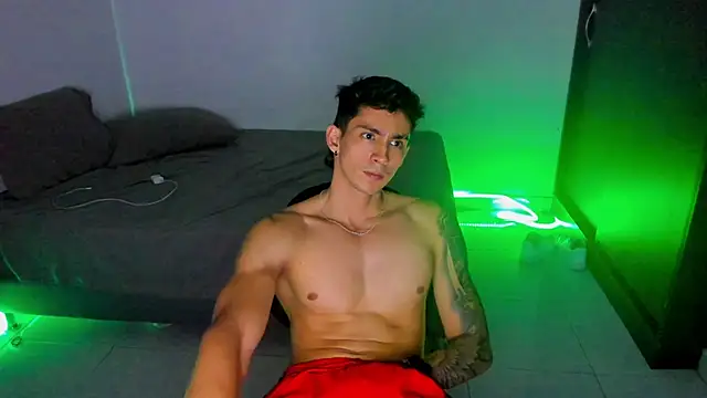 OliverBennet online show from 02/19/25, 04:12