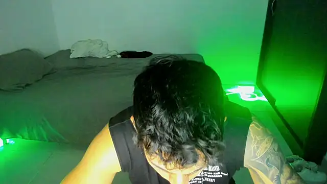 OliverBennet online show from 03/06/25, 01:27